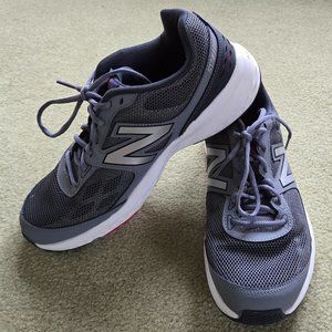 Men's New Balance 517 running shoes, Size 9, new without tags